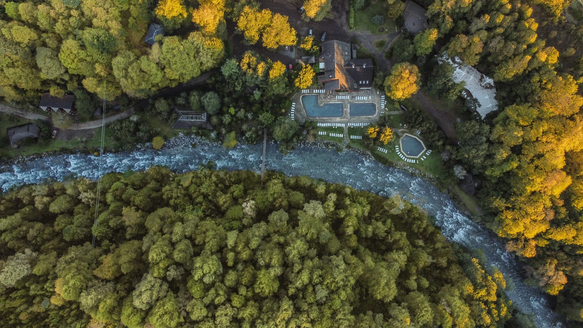 Hotel y Termas Huife - desde las Alturas